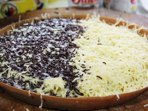 Martabak Mas Damar: Kenikmatan yang Menggigit Jiwa di Jantung Cilacap